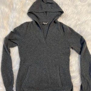 100% CASHMERE Tommy Bahama sweater with POCKETS!!!